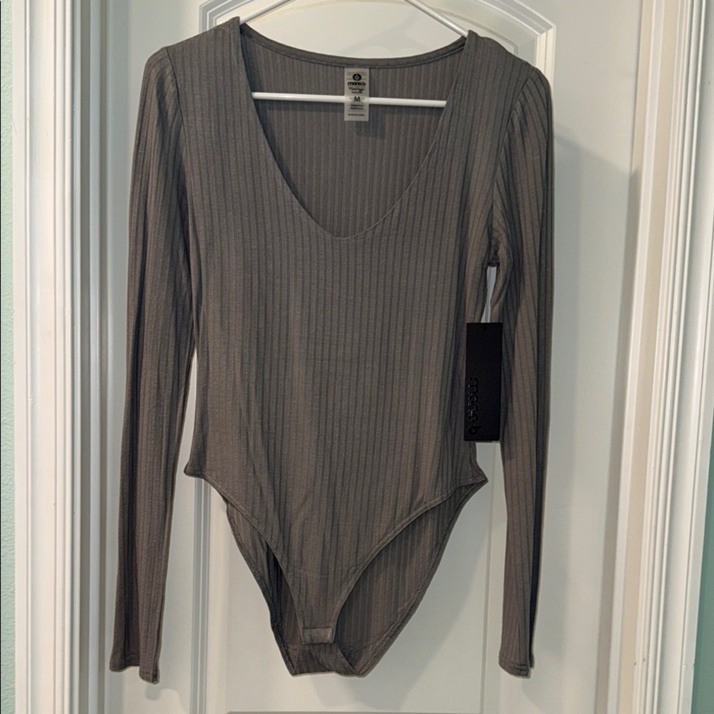 NWT Mono B Gray Ribbed Bodysuit